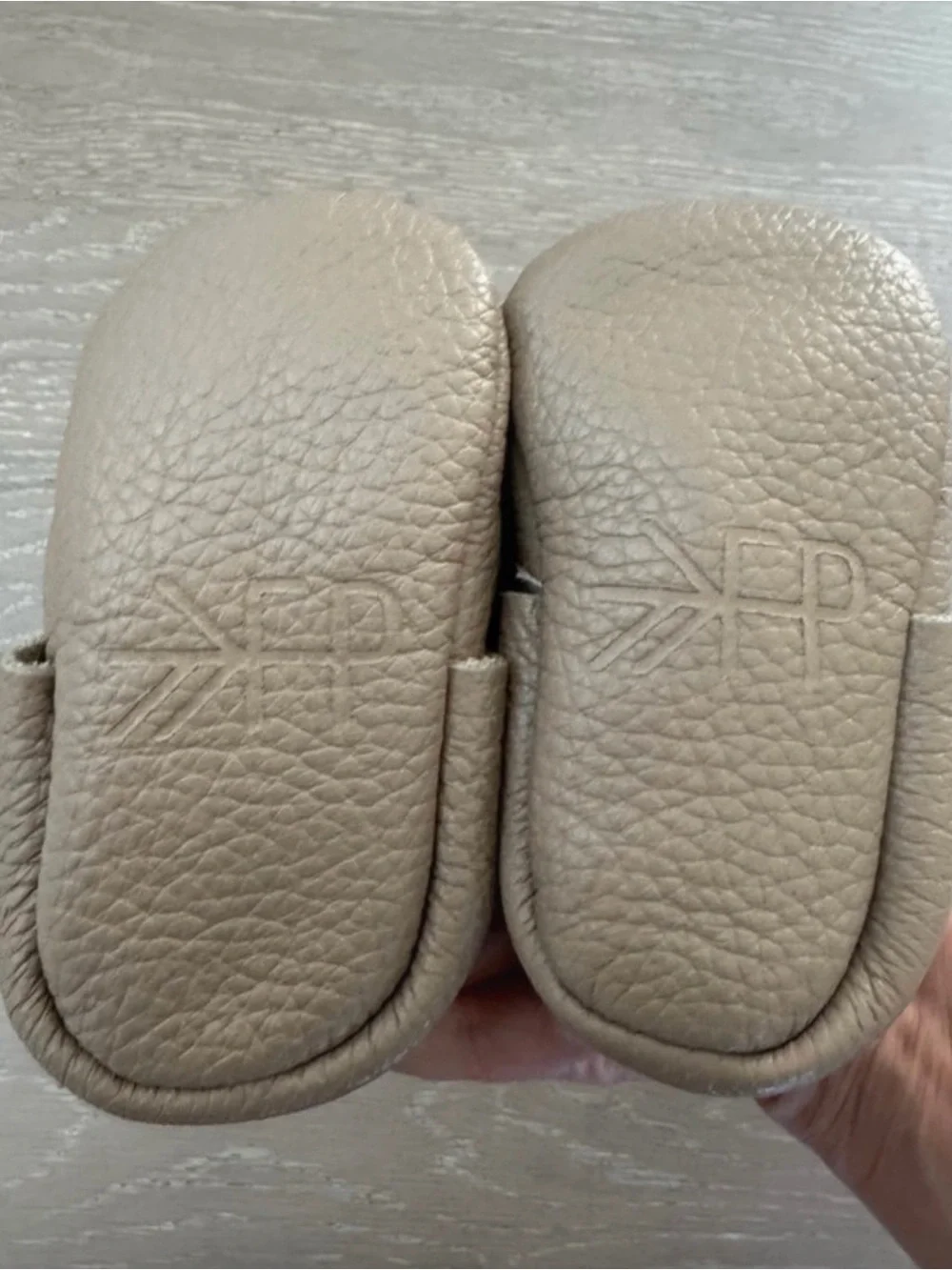 Freshly Picked Baby Moccasins in Light Taupe size 2 leather euc